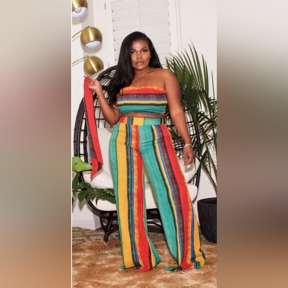 🆕️ 3 piece Stripe Lounge Set - Picture 2 of 3